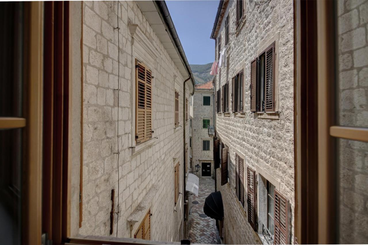 Hotel Vardar Kotor Bagian luar foto