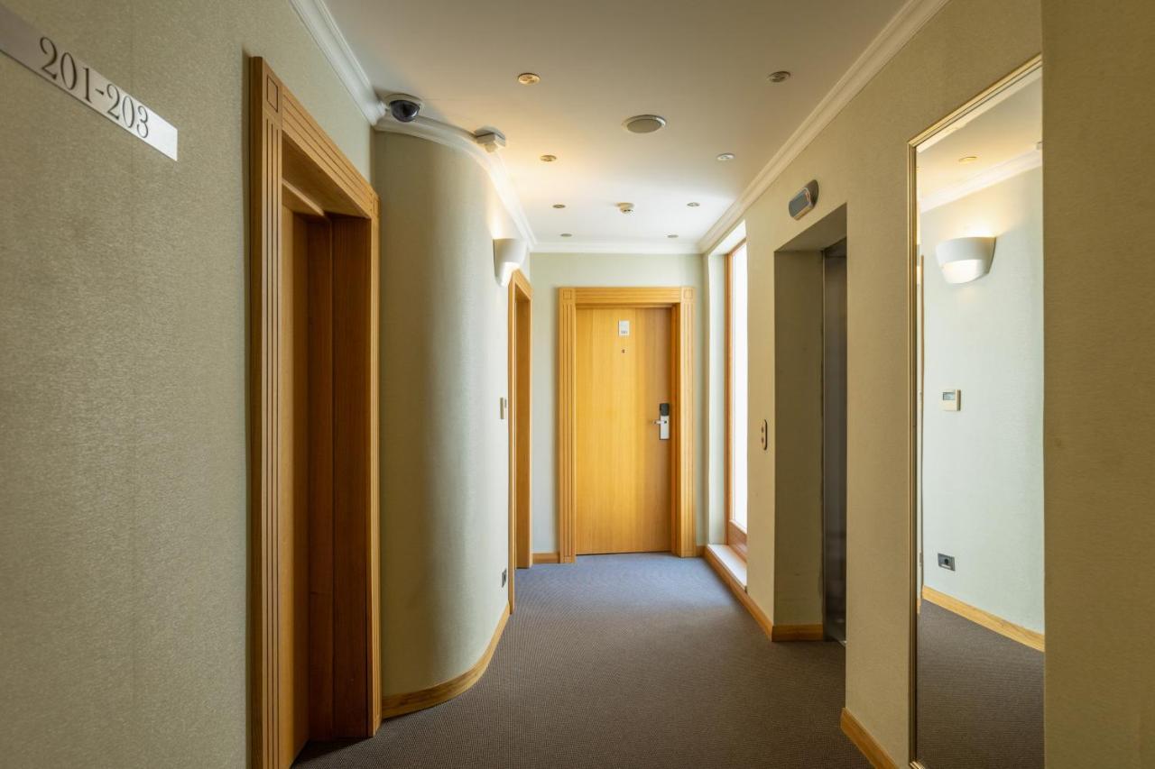 Hotel Vardar Kotor Bagian luar foto