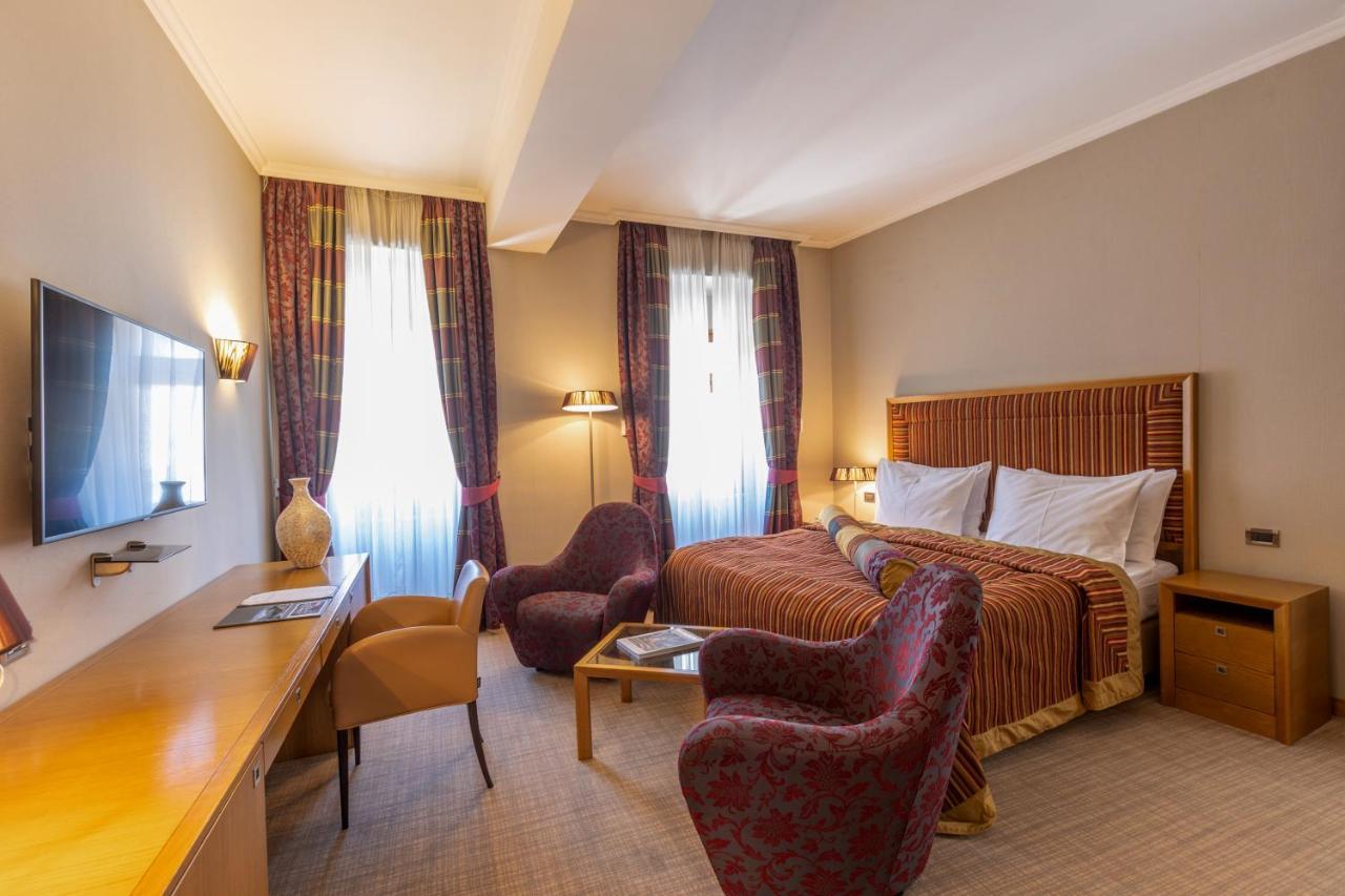 Hotel Vardar Kotor Bagian luar foto