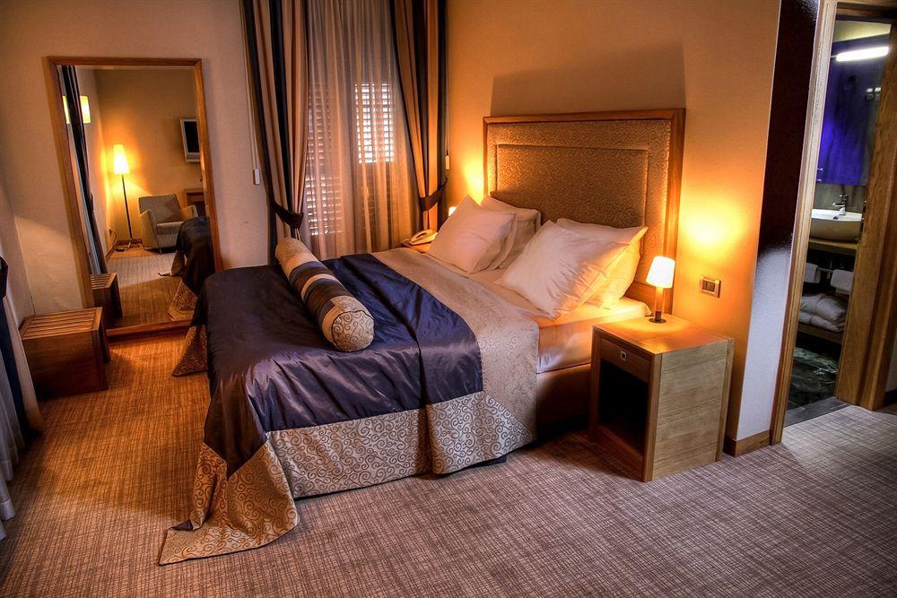 Hotel Vardar Kotor Bagian luar foto